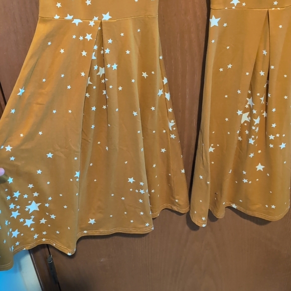 Mustard Yellow Star Print Flared Soft Pants - Picture 4 of 5